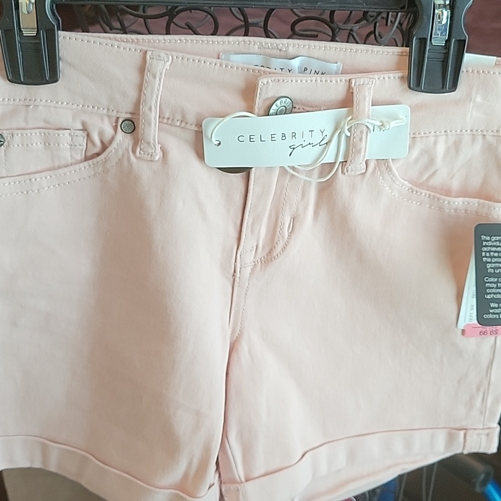 Girls sz 10 Celebrity Pink cuffed shorts in pink. - Picture 3 of 4